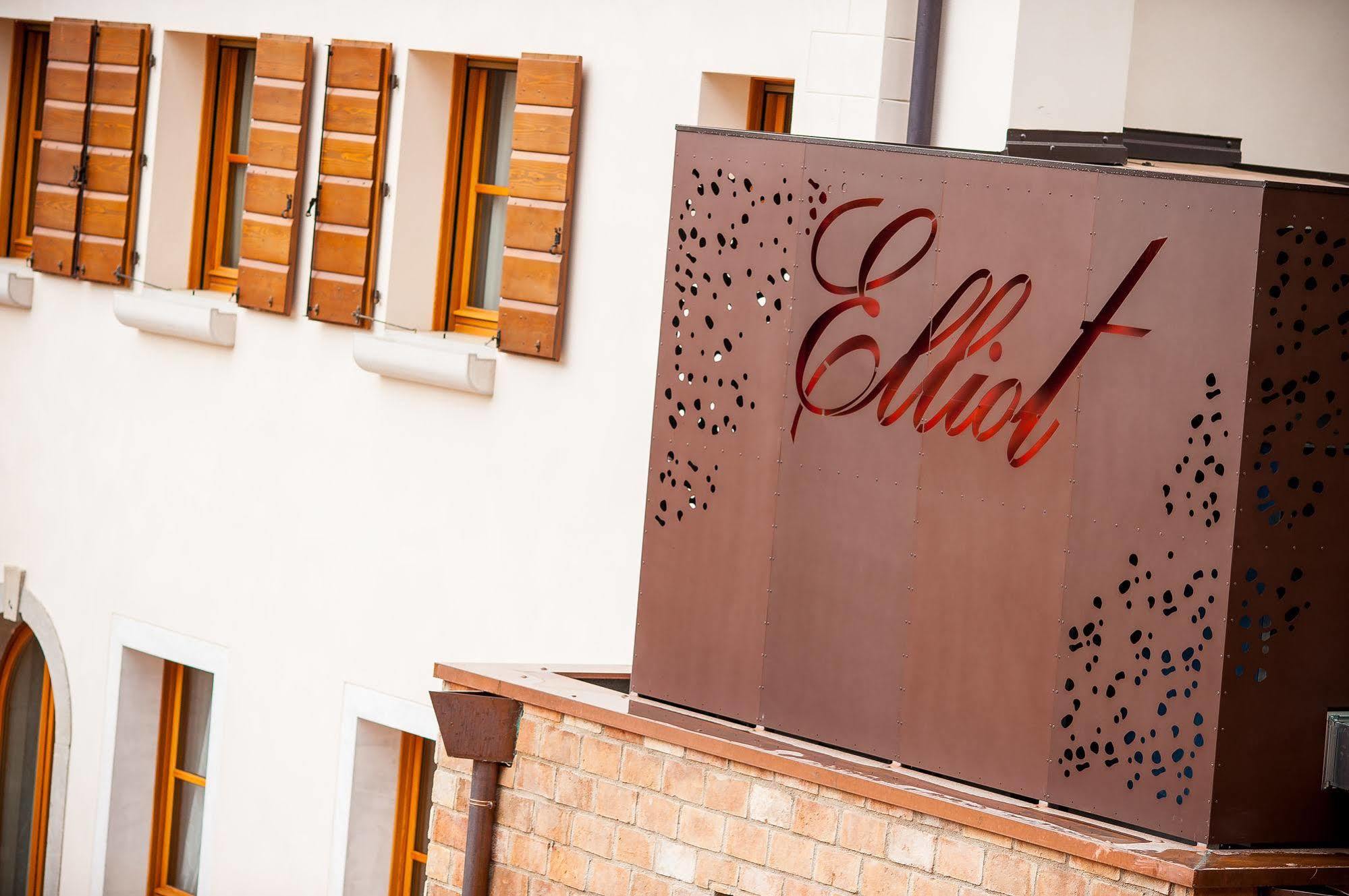 Elliot Osteria E Dormire In Collina 만자노 외부 사진
